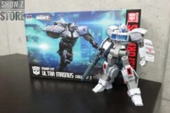 Flame Toys Furai Model Ultra Magnus Model Kit IDW Version -Prime Collectibles Store 0d5fe9128e 1