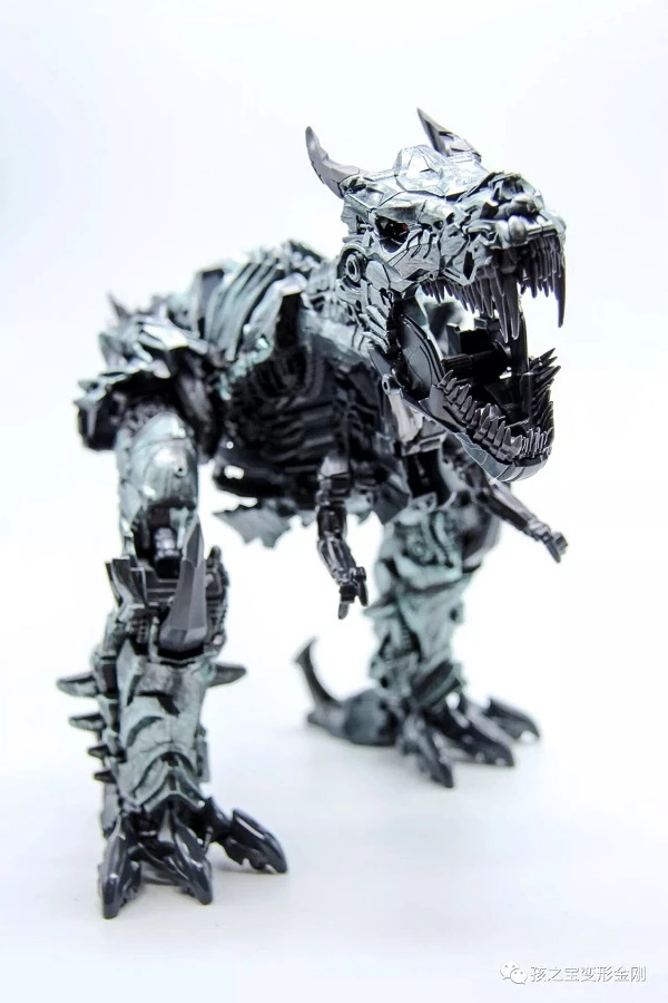 Takara Studio Series SS07 Leader Class Grimlock 5 Takara Studio Series SS07 Leader Class Grimlock - Image 3
