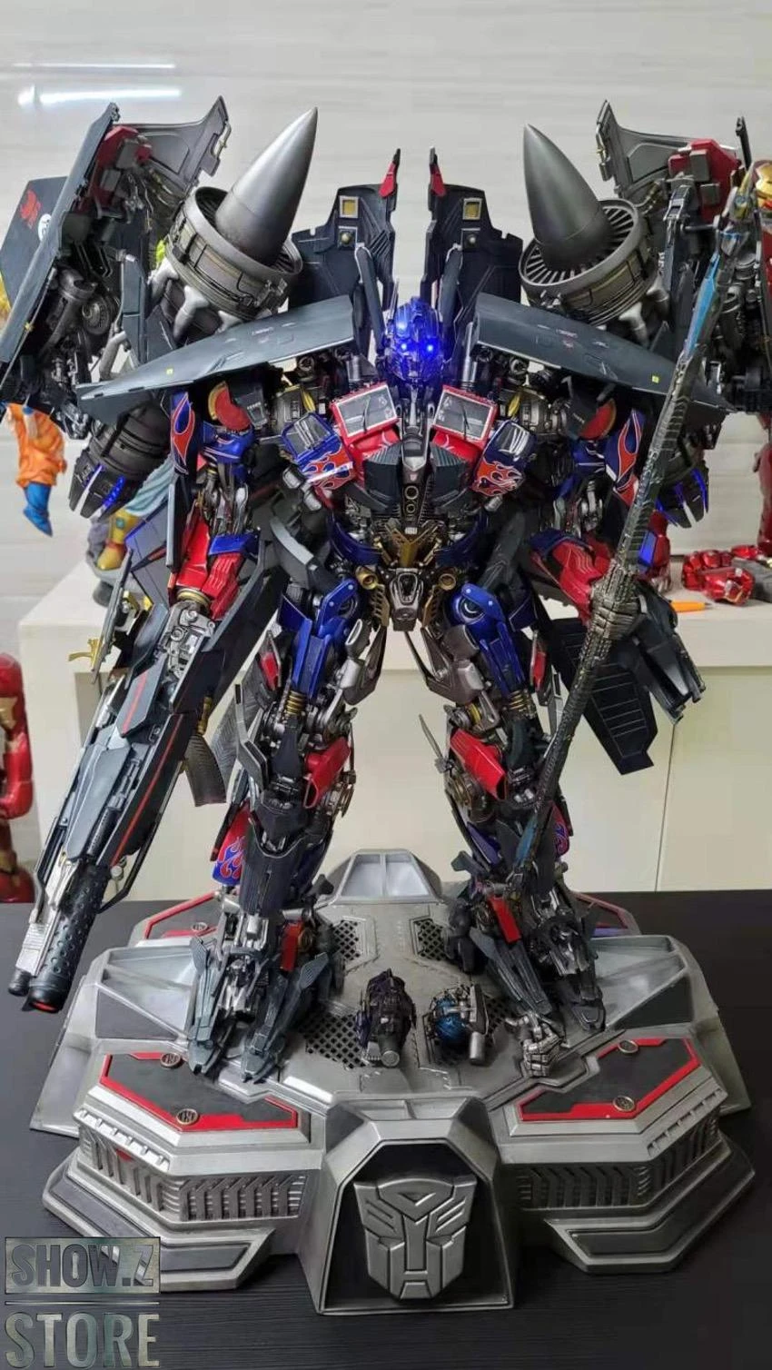 HEAT Studio Custom Made Jetpower Optimus Prime Statue 15 HEAT Studio Custom Made Jetpower Optimus Prime Statue - Image 13
