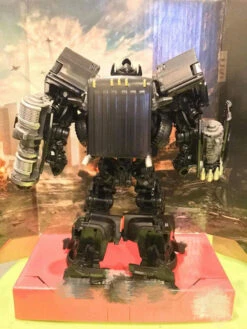 Takara Studio Series SS14 SS-14 Voyager Class Ironhide -Prime Collectibles Store 746a2c1d68