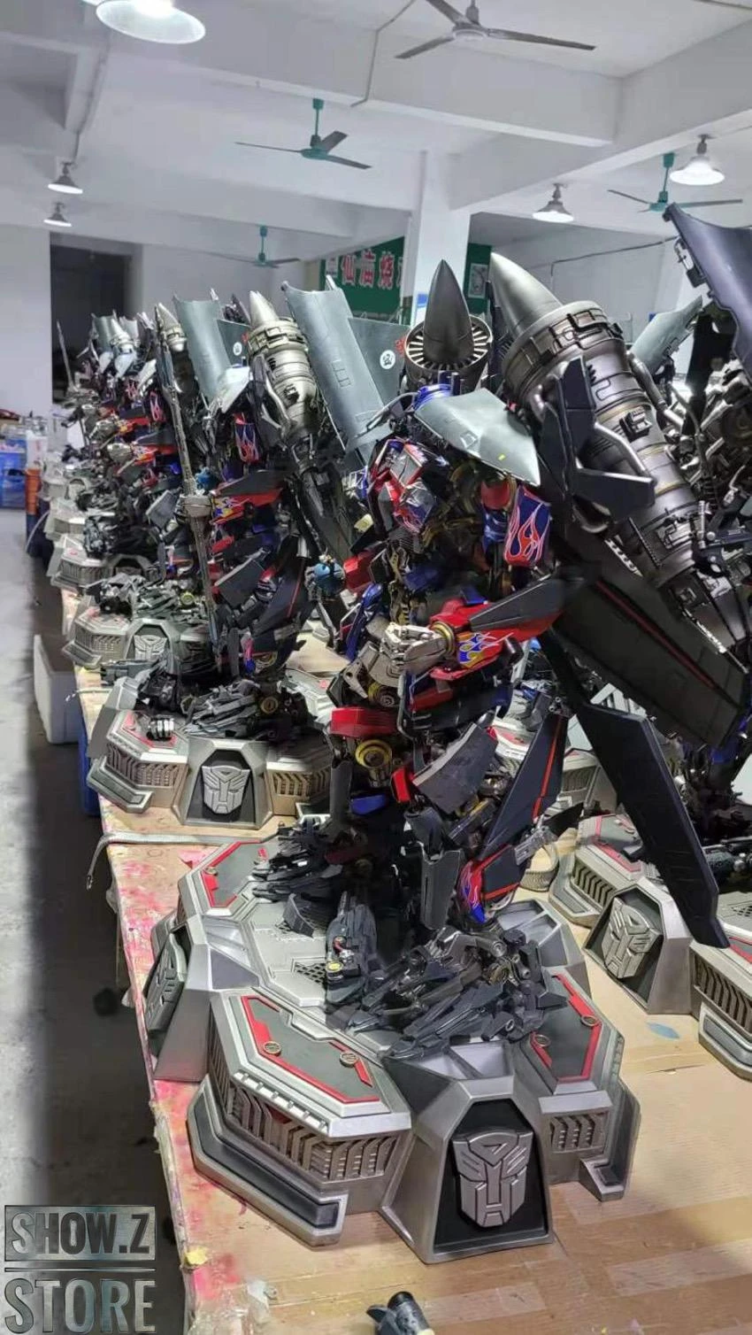 HEAT Studio Custom Made Jetpower Optimus Prime Statue 14 HEAT Studio Custom Made Jetpower Optimus Prime Statue - Image 12