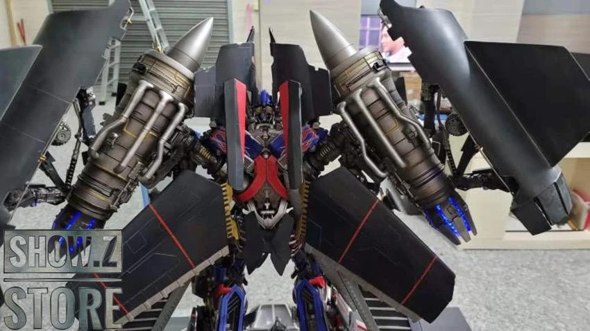 HEAT Studio Custom Made Jetpower Optimus Prime Statue 4 HEAT Studio Custom Made Jetpower Optimus Prime Statue - Image 2
