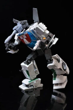 Takara MP-20+ Wheeljack Anime Color -Prime Collectibles Store e4a2bb5ea8